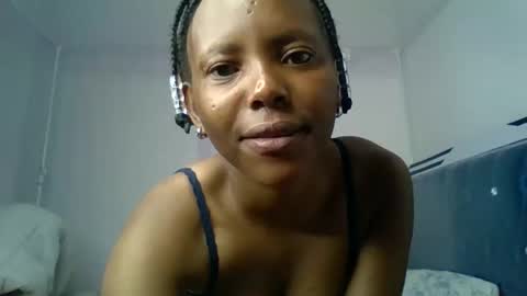 bunnydiva_ online show from 06/01/26, 12:12