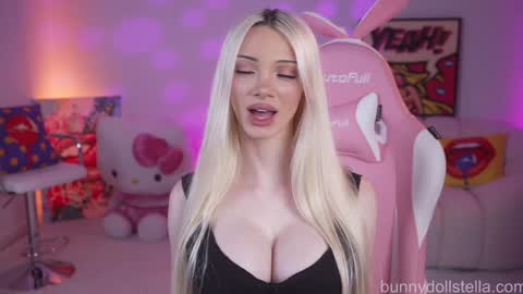 Stella online show from 11/13/25, 01:04