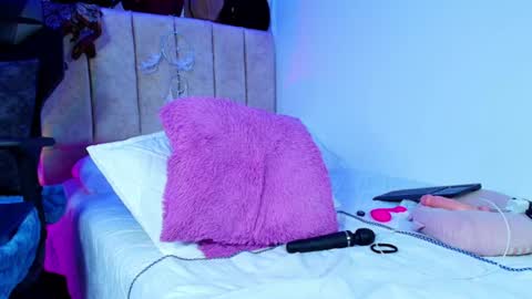 Snapshot of bunnykat_ chatting on 06/08/26, 01:28 katerine payne online show from 06/08/26, 01:28