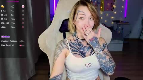 Snapshot of bunnykelly chatting on 10/23/25, 06:39 bunnykelly online show from 10/23/25, 06:39