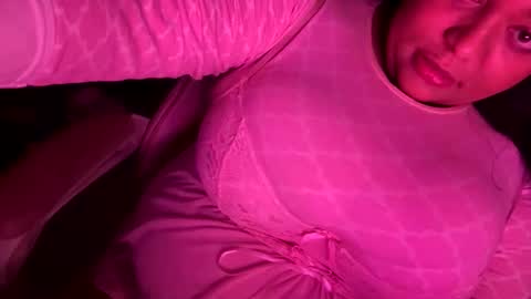 Snapshot of bunnyslittlecum chatting on 06/05/26, 05:03 Bunnygirl Onyx online show from 06/05/26, 05:03