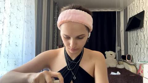 Snapshot of bunnytrussel chatting on 05/09/26, 10:20 Bella online show from 05/09/26, 10:20