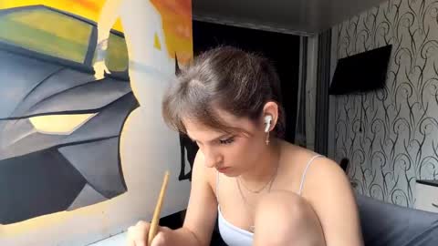 Snapshot of bunnytrussel chatting on 05/10/26, 09:47 Bella online show from 05/10/26, 09:47