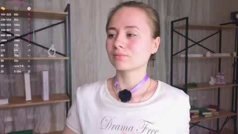 Lizy online show from 04/17/26, 08:23