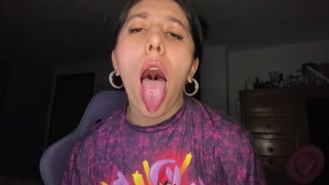 Snapshot of bunnyy09 chatting on 11/16/25, 05:24 Jess online show from 11/16/25, 05:24