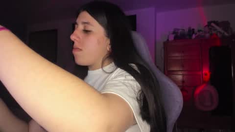 Snapshot of bunnyy09 chatting on 11/18/25, 03:12 Jess online show from 11/18/25, 03:12