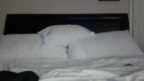 Snapshot of bunz627 chatting on 11/09/25, 04:00 Iam King online show from 11/09/25, 04:00