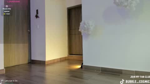 Snapshot of burbuja_cosmic chatting on 03/19/26, 08:46 Im Val Welcome to my room My instagram Bubble cosmic online show from 03/19/26, 08:46