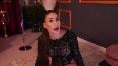 Snapshot of burgundymuse chatting on 04/18/26, 07:58 Emma online show from 04/18/26, 07:58