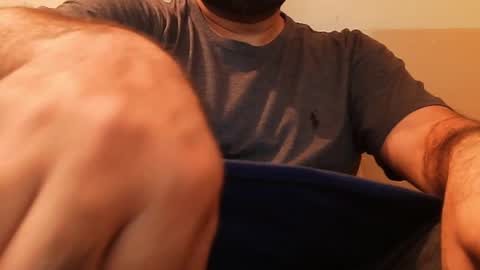 Snapshot of burlymonster chatting on 01/01/25, 01:16 Hairy Arabian online show from 01/01/25, 01:16