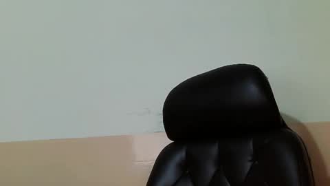 Snapshot of burlymonster chatting on 01/28/25, 05:22 Hairy Arabian online show from 01/28/25, 05:22