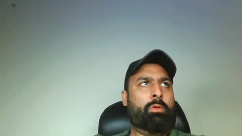 Snapshot of burlymonster chatting on 02/08/25, 04:57 Hairy Arabian online show from 02/08/25, 04:57