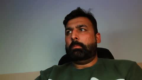 Snapshot of burlymonster chatting on 03/08/25, 05:22 Hairy Arabian online show from 03/08/25, 05:22