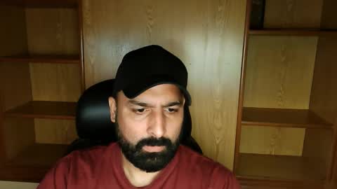 Snapshot of burlymonster chatting on 09/18/25, 04:58 Hairy Arabian online show from 09/18/25, 04:58