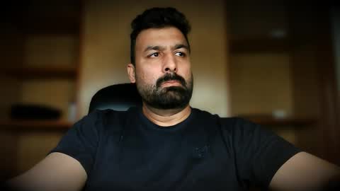 Snapshot of burlymonster chatting on 10/05/25, 12:20 Hairy Arabian online show from 10/05/25, 12:20