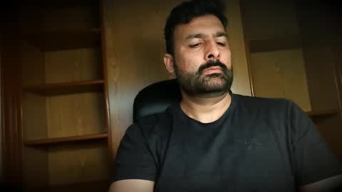 Snapshot of burlymonster chatting on 10/12/25, 02:32 Hairy Arabian online show from 10/12/25, 02:32