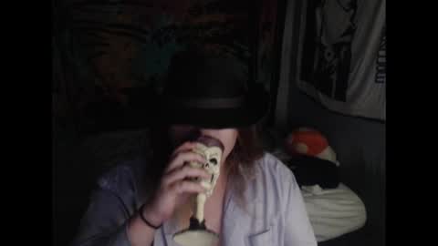 Snapshot of burningflute chatting on 09/21/25, 07:10 burningflute online show from 09/21/25, 07:10