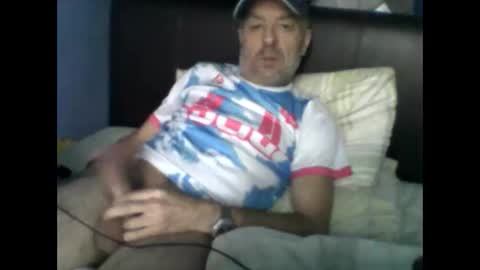 Snapshot of burnleyguy1977 chatting on 01/07/26, 12:18 burnleyguy1977 online show from 01/07/26, 12:18