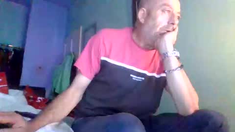 Snapshot of burnleyguy1977 chatting on 06/06/26, 09:14 burnleyguy1977 online show from 06/06/26, 09:14