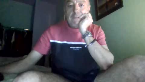 Snapshot of burnleyguy1977 chatting on 06/07/26, 04:05 burnleyguy1977 online show from 06/07/26, 04:05