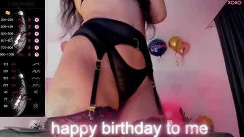 Snapshot of bush_woman chatting on 05/14/26, 07:53 Larisa online show from 05/14/26, 07:53