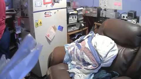 Snapshot of bushhunter23 chatting on 12/16/25, 03:50 bushhunter23 online show from 12/16/25, 03:50