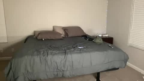 Snapshot of bustedsprockets chatting on 12/06/24, 02:24 Pocket Daddy cockring gaycouple cockring lovense daddy online show from 12/06/24, 02:24