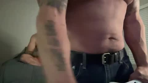 Snapshot of bustedsprockets chatting on 12/09/24, 05:18 Pocket Daddy cockring gaycouple cockring lovense daddy online show from 12/09/24, 05:18