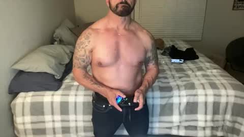 Snapshot of bustedsprockets chatting on 03/20/26, 05:45 Pocket Daddy cockring gaycouple cockring lovense daddy online show from 03/20/26, 05:45