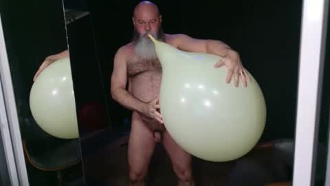 Snapshot of busterballoonguy chatting on 12/02/25, 10:16 Daddy-B online show from 12/02/25, 10:16