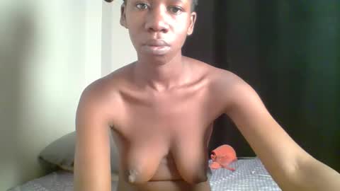 Snapshot of busty_garlie chatting on 04/25/26, 03:31 Jojo online show from 04/25/26, 03:31