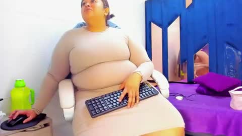 busty juicyy online show from 07/10/26, 02:30