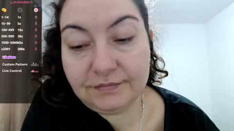 Snapshot of bustyemma chatting on 11/14/25, 08:02 Emma online show from 11/14/25, 08:02