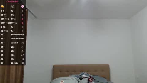 Snapshot of bustyemma chatting on 11/21/25, 03:00 Emma online show from 11/21/25, 03:00