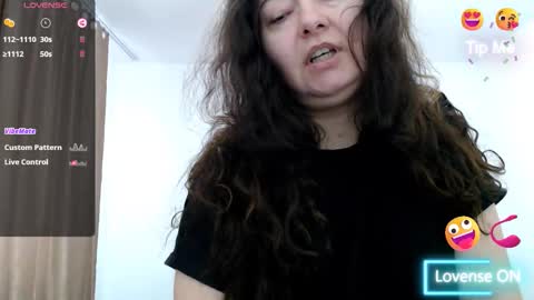 Snapshot of bustyemma chatting on 12/23/25, 09:51 Emma online show from 12/23/25, 09:51