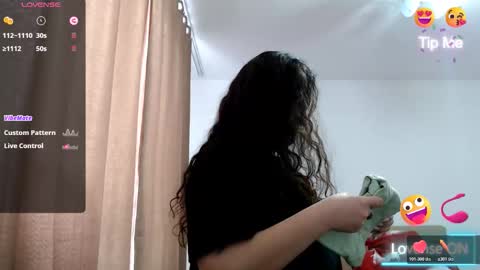 Snapshot of bustyemma chatting on 01/19/26, 11:14 Emma online show from 01/19/26, 11:14