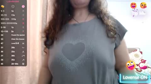 Snapshot of bustyemma chatting on 03/14/26, 08:53 Emma online show from 03/14/26, 08:53