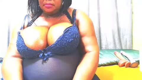 bustymaturestepmum online show from 04/23/26, 12:29