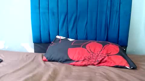 Snapshot of bustynolimit82 chatting on 12/20/25, 09:27 BustyNolimit82 online show from 12/20/25, 09:27