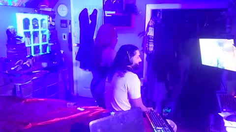 Snapshot of busybee83 chatting on 01/28/25, 05:54 busybee83 online show from 01/28/25, 05:54