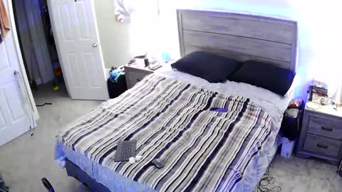 Snapshot of busybee83 chatting on 09/30/25, 08:47 busybee83 online show from 09/30/25, 08:47