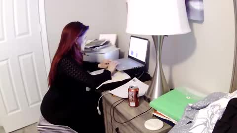 Snapshot of busybee83 chatting on 11/18/25, 06:23 busybee83 online show from 11/18/25, 06:23