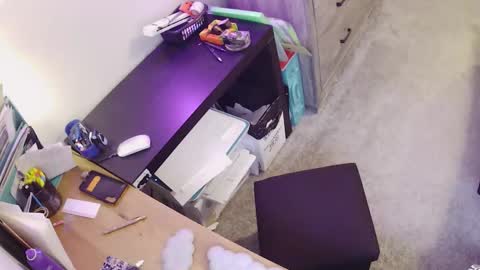 Snapshot of busybee83 chatting on 12/02/25, 07:09 busybee83 online show from 12/02/25, 07:09