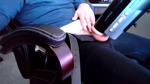 Snapshot of busyguybg chatting on 04/20/26, 11:06 busyguybg online show from 04/20/26, 11:06