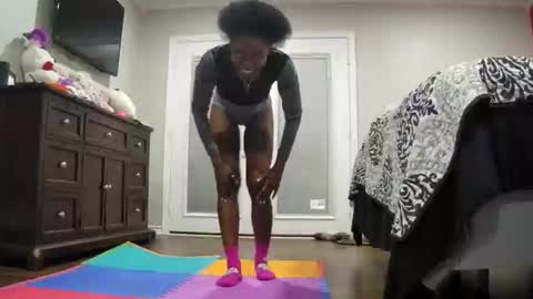 Snapshot of butt3rcup chatting on 12/01/25, 04:50 Goddess online show from 12/01/25, 04:50