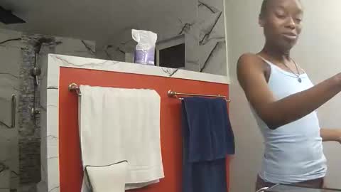 Snapshot of butt3rcup chatting on 12/21/25, 01:46 Goddess online show from 12/21/25, 01:46