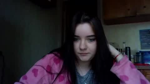 Snapshot of butterfly18988 chatting on 10/17/25, 01:03 butterfly18988 online show from 10/17/25, 01:03