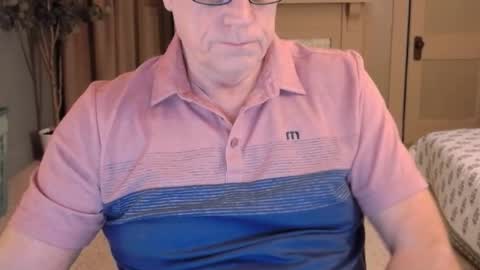 Snapshot of buttnakedfun954737 chatting on 01/19/25, 10:50 Miles online show from 01/19/25, 10:50