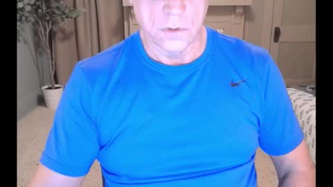 Snapshot of buttnakedfun954737 chatting on 02/11/25, 11:32 Miles online show from 02/11/25, 11:32