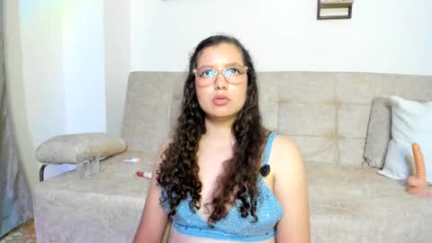 Snapshot of buunny_bella chatting on 03/08/26, 02:04 BUNNY BELLA online show from 03/08/26, 02:04